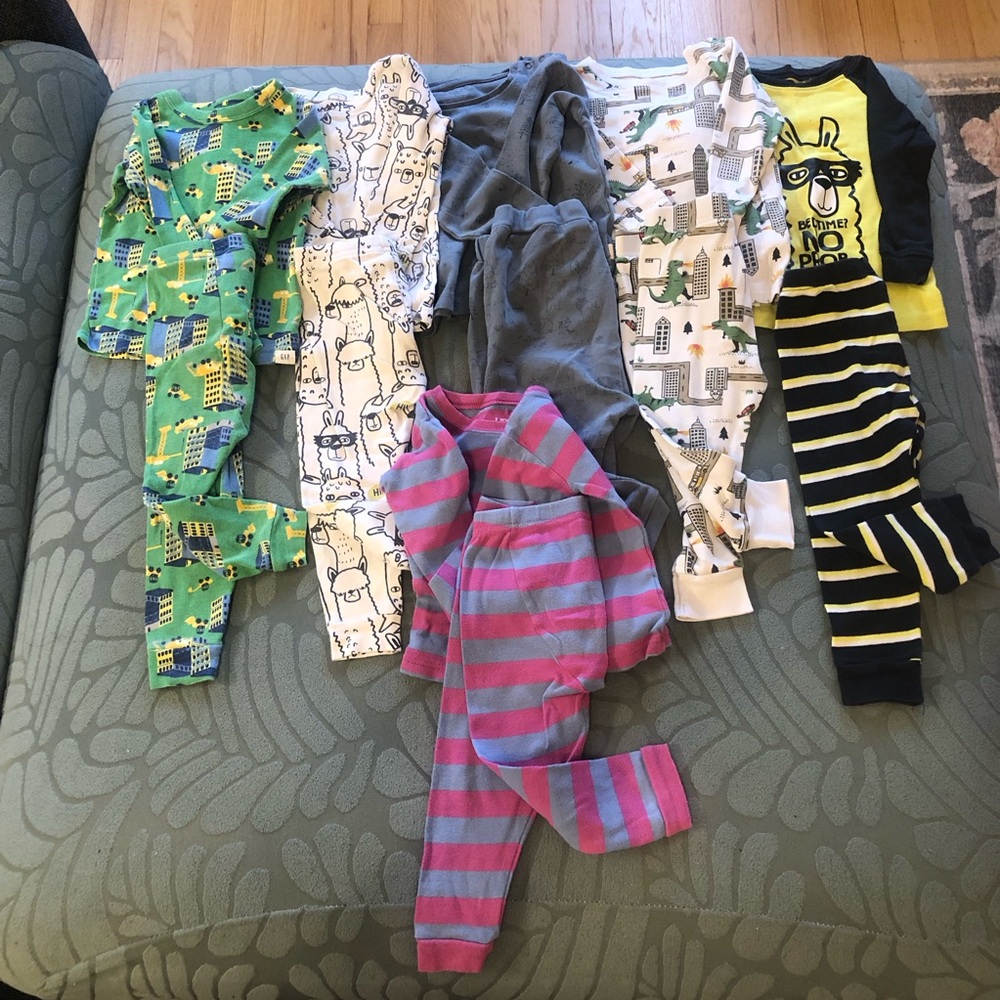 Pajama bundle mostly 18mo